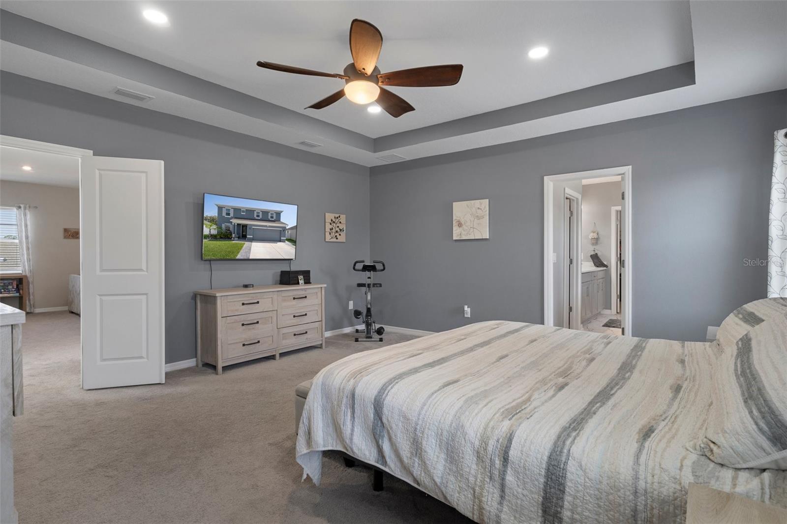 Image 35 of 81 For 733 Old Windsor Way