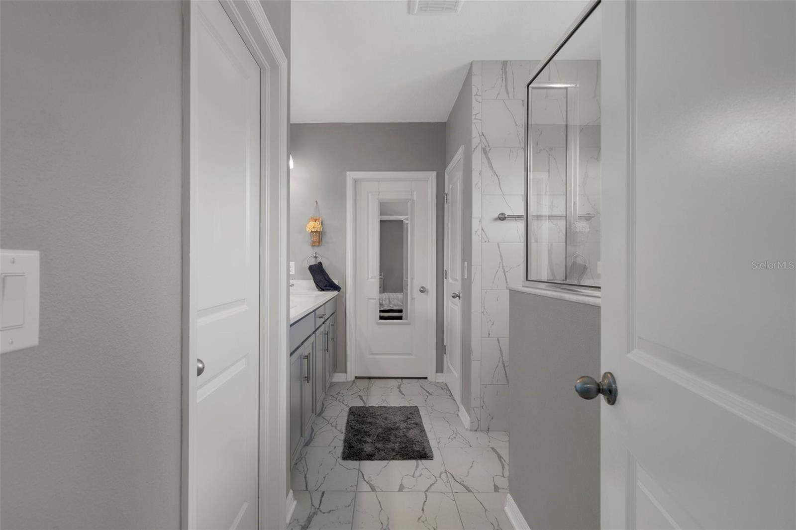 Image 36 of 81 For 733 Old Windsor Way