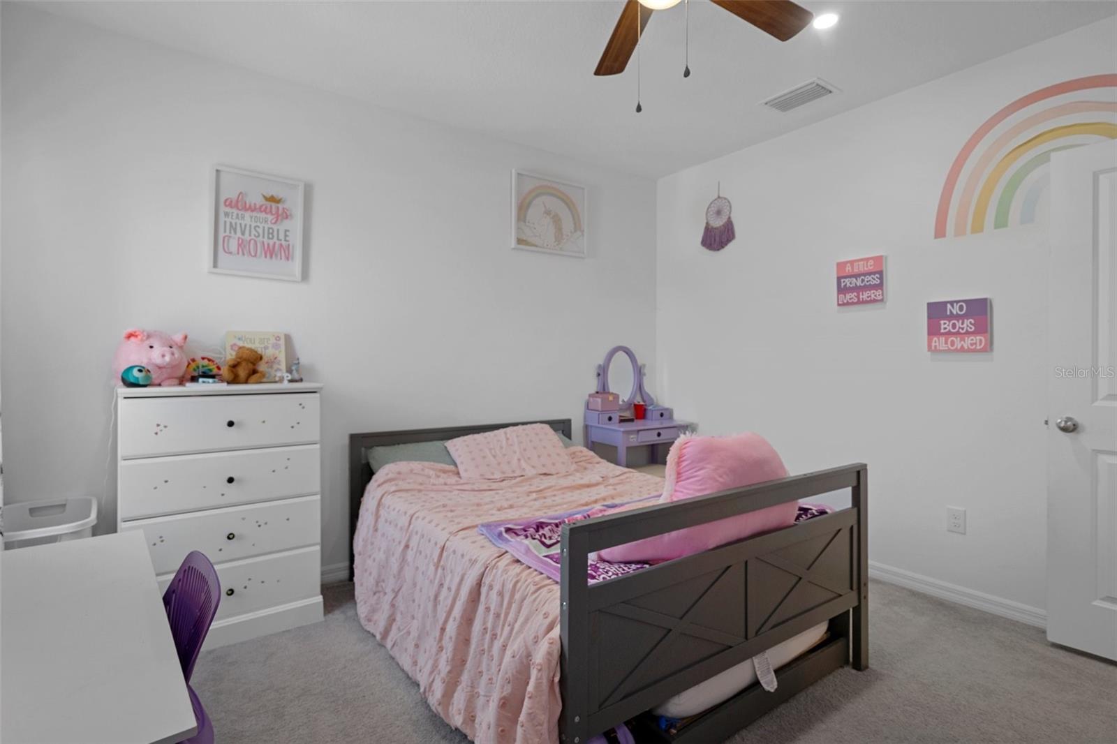 Image 46 of 81 For 733 Old Windsor Way