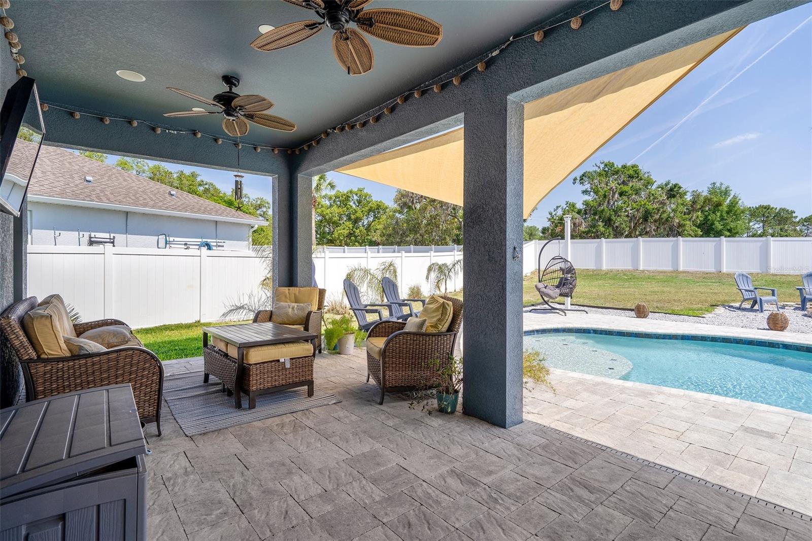 Image 57 of 81 For 733 Old Windsor Way