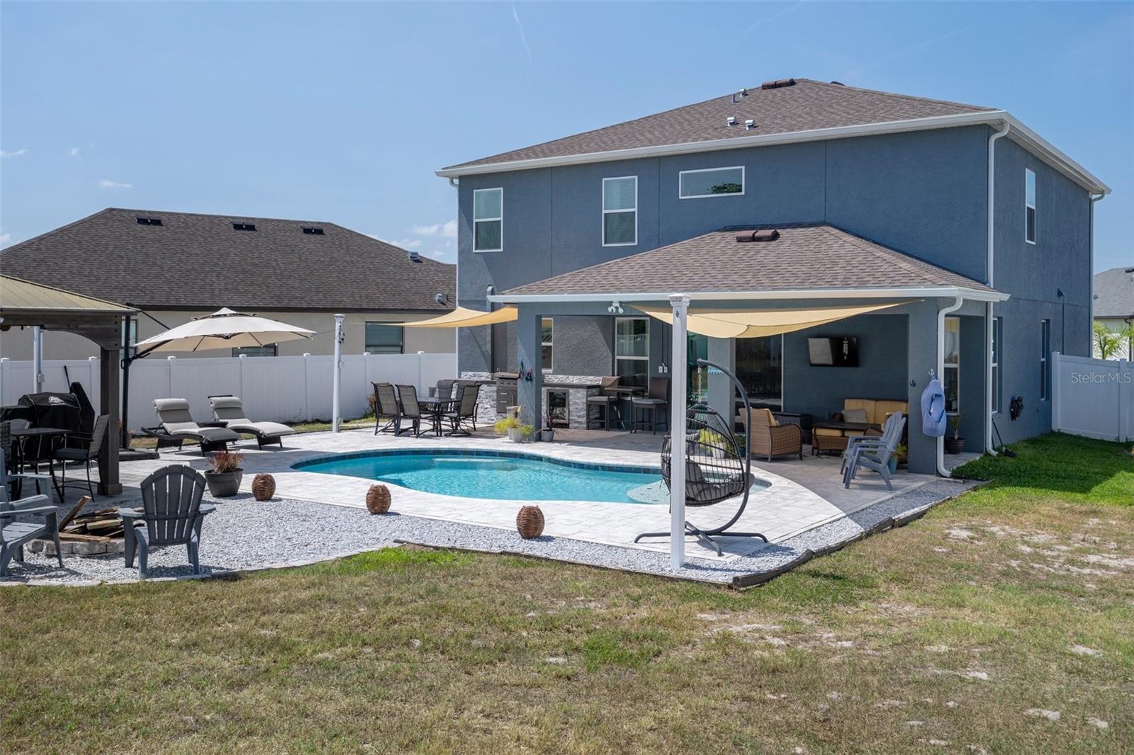 Image 67 of 81 For 733 Old Windsor Way