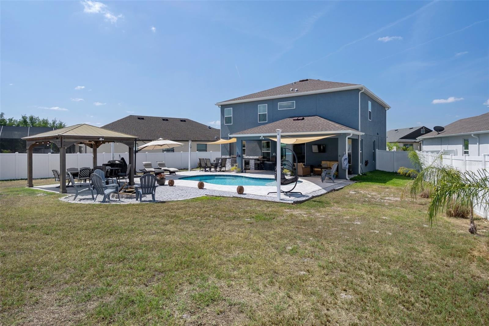 Image 68 of 81 For 733 Old Windsor Way