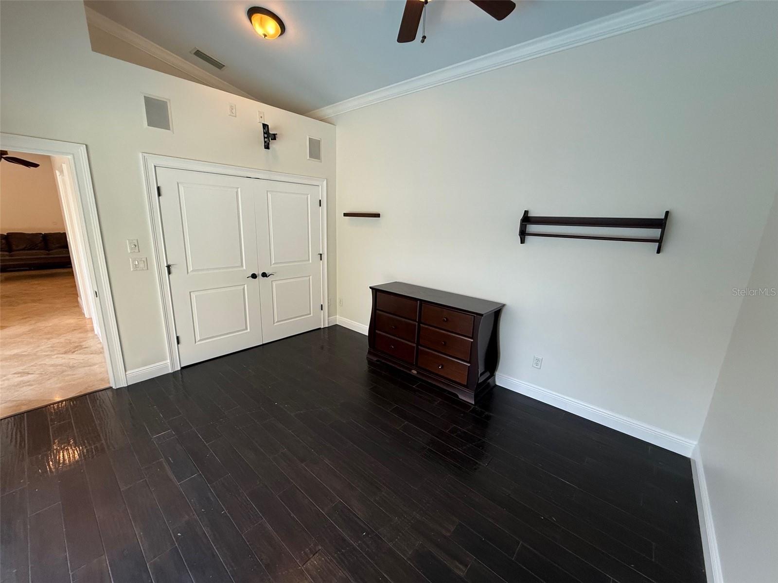 Image 33 of 46 For 210 Hale Avenue