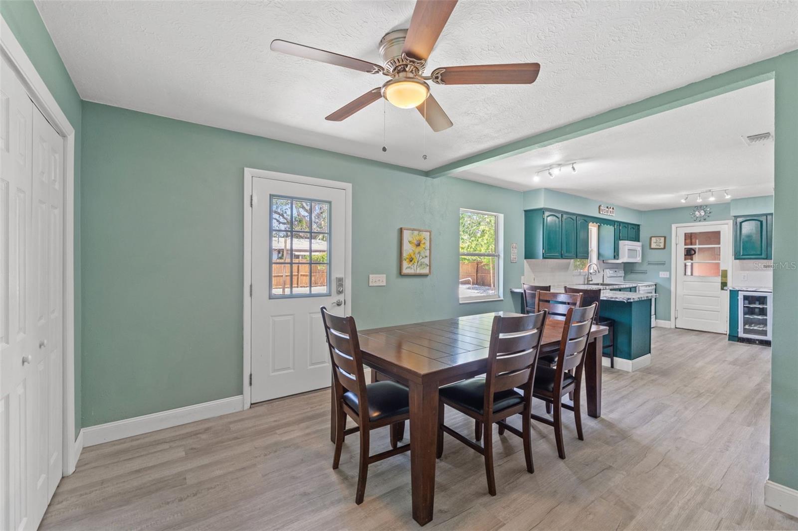 Image 15 of 42 For 800 Walton Avenue