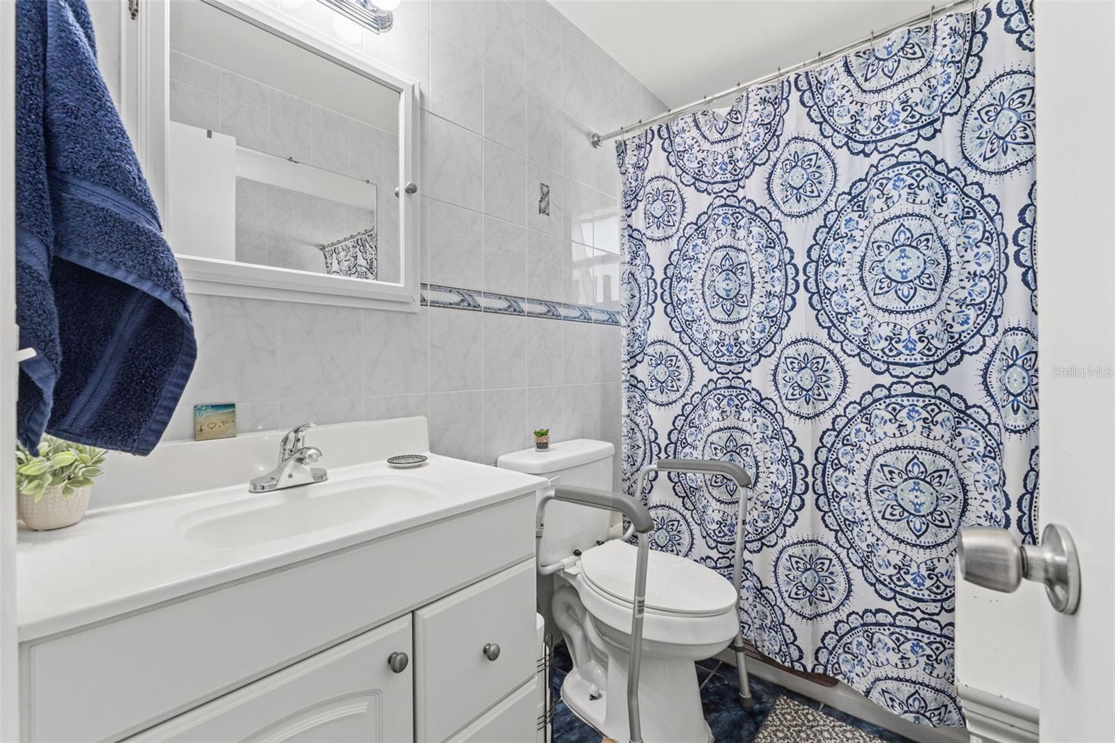 Image 20 of 42 For 800 Walton Avenue