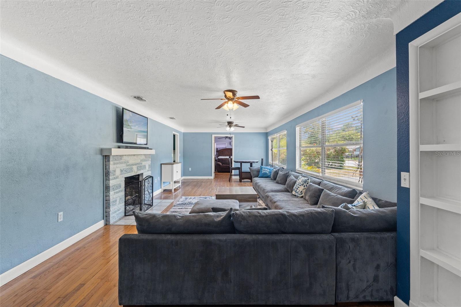 Image 5 of 42 For 800 Walton Avenue