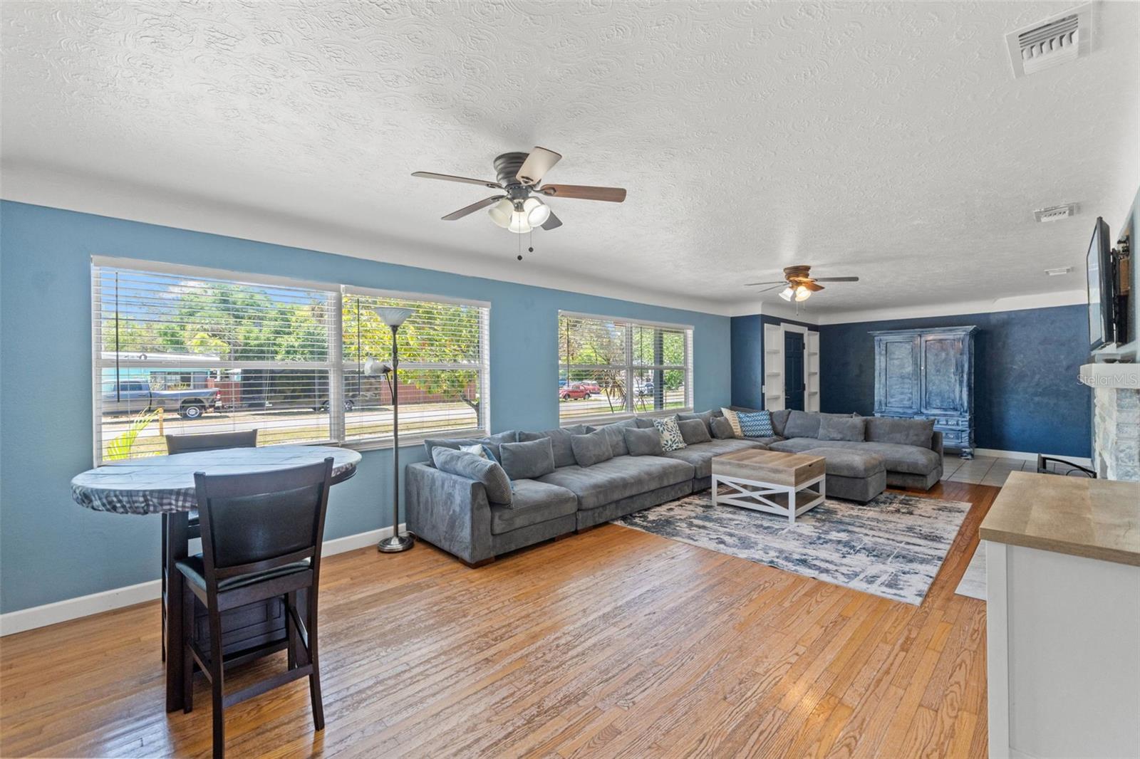 Image 7 of 42 For 800 Walton Avenue