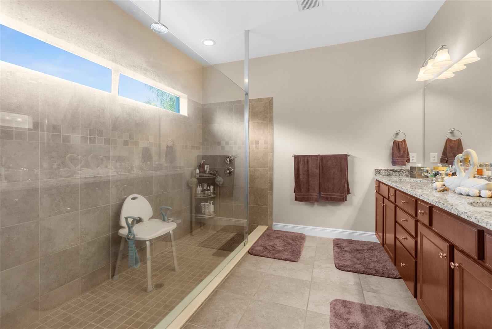 Image 15 of 47 For 1382 Heritage Landings Drive