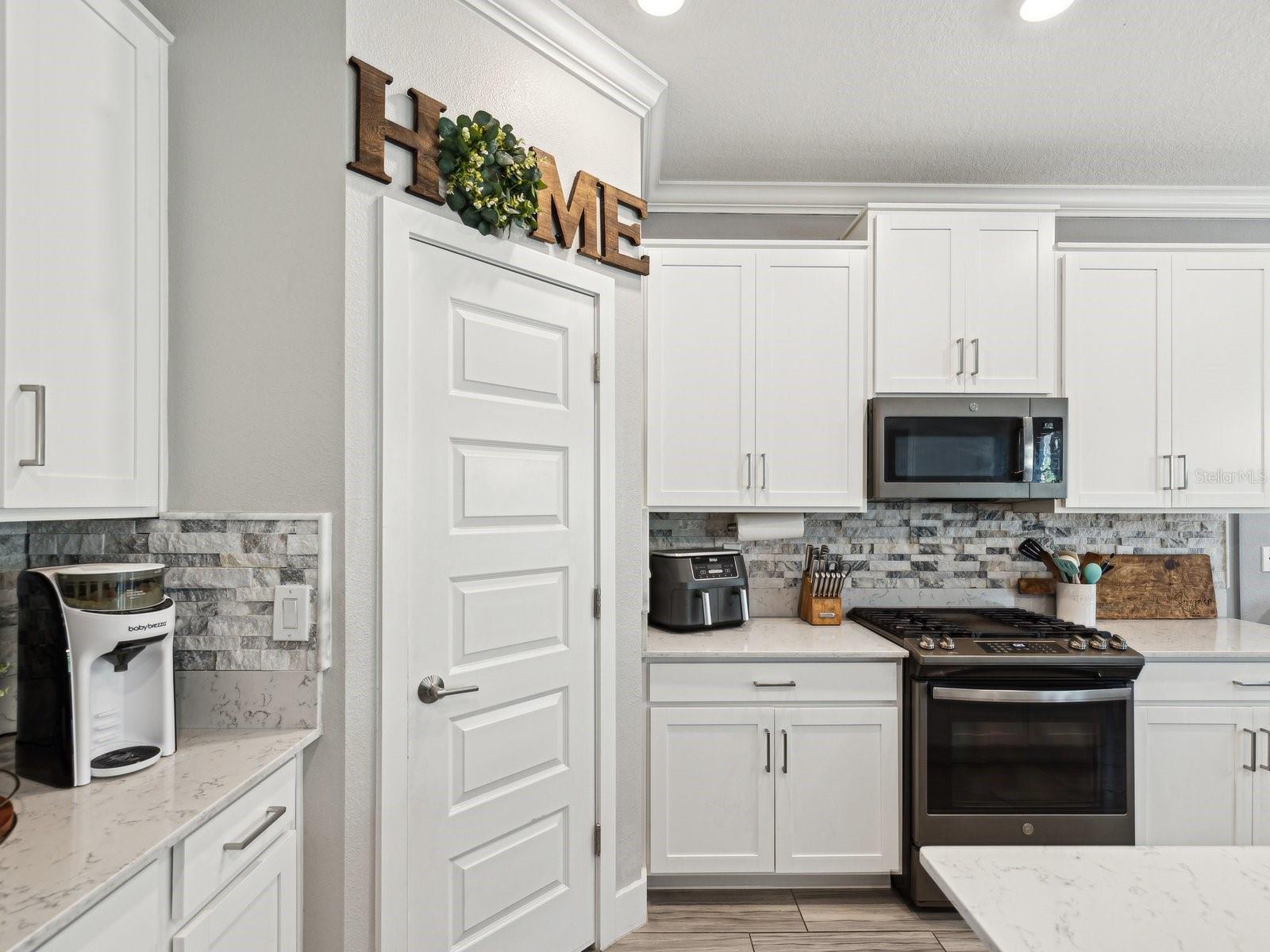 Listing photo id 9 for 8630 Campus Woods Way