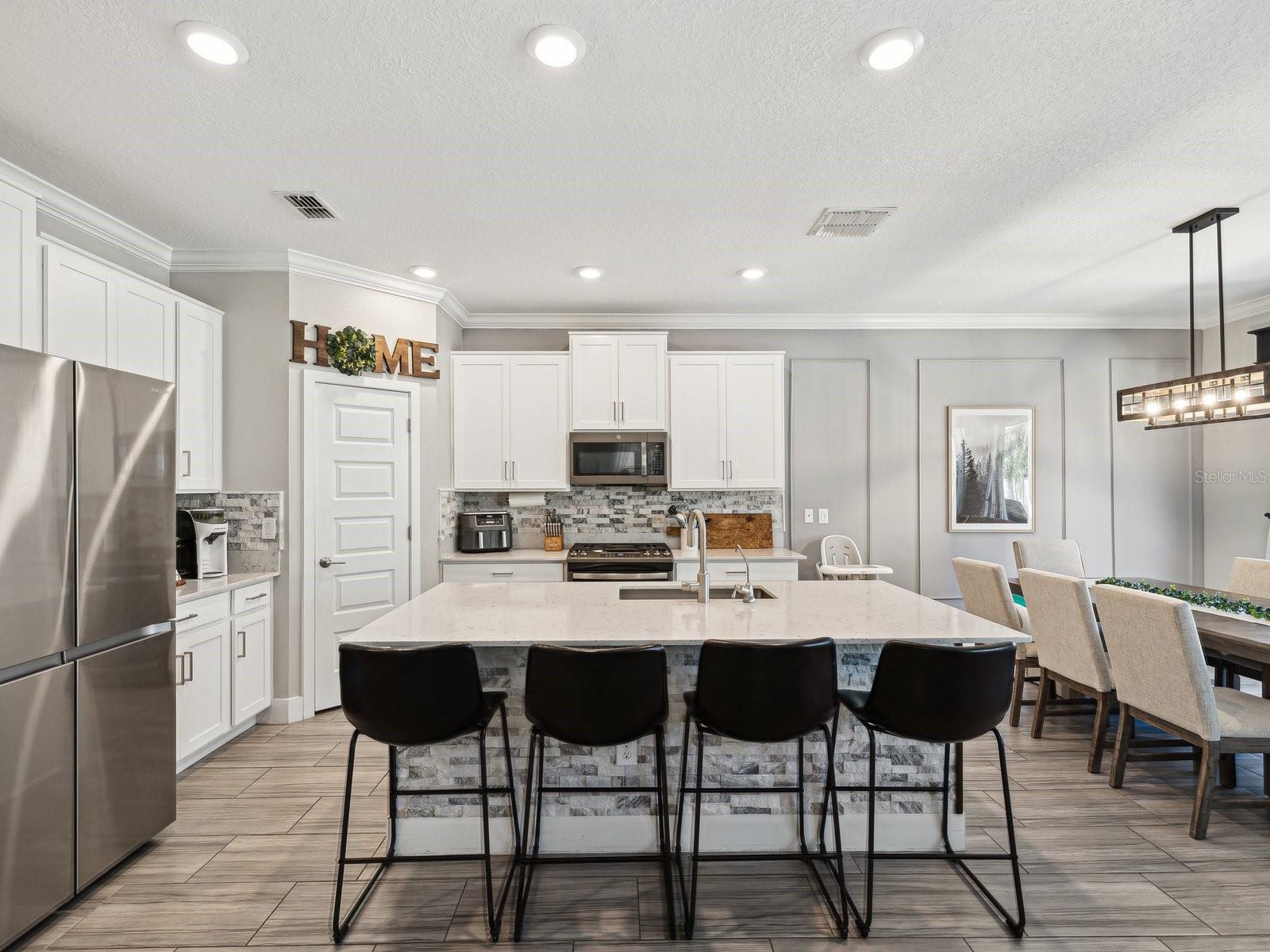 Listing photo id 10 for 8630 Campus Woods Way