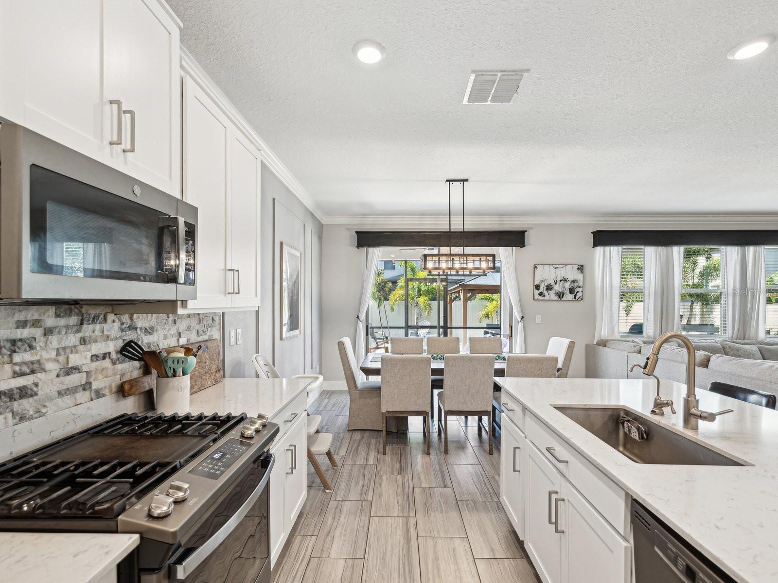 Listing photo id 11 for 8630 Campus Woods Way