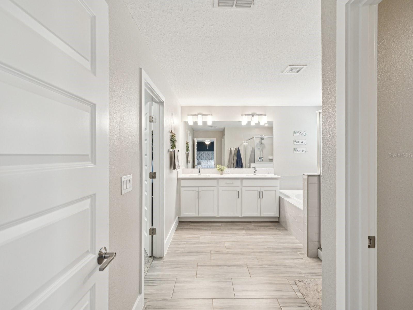 Listing photo id 33 for 8630 Campus Woods Way