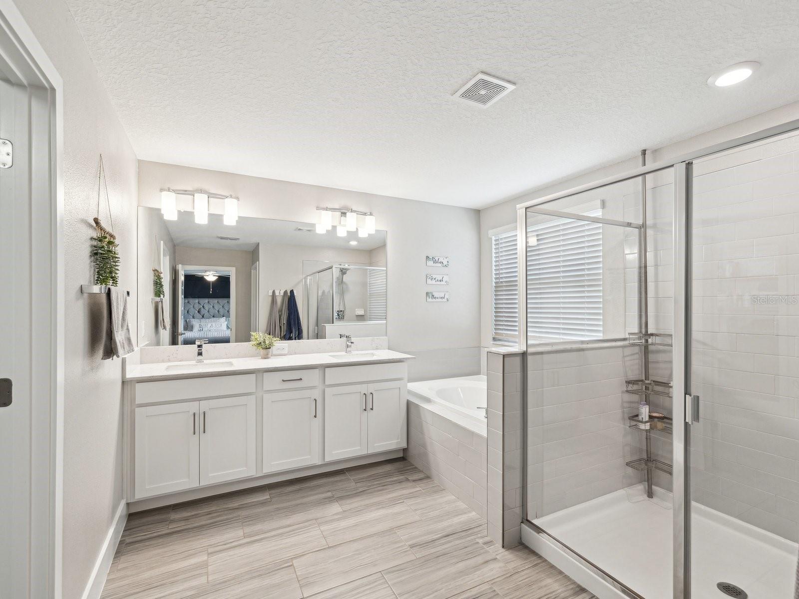 Listing photo id 35 for 8630 Campus Woods Way