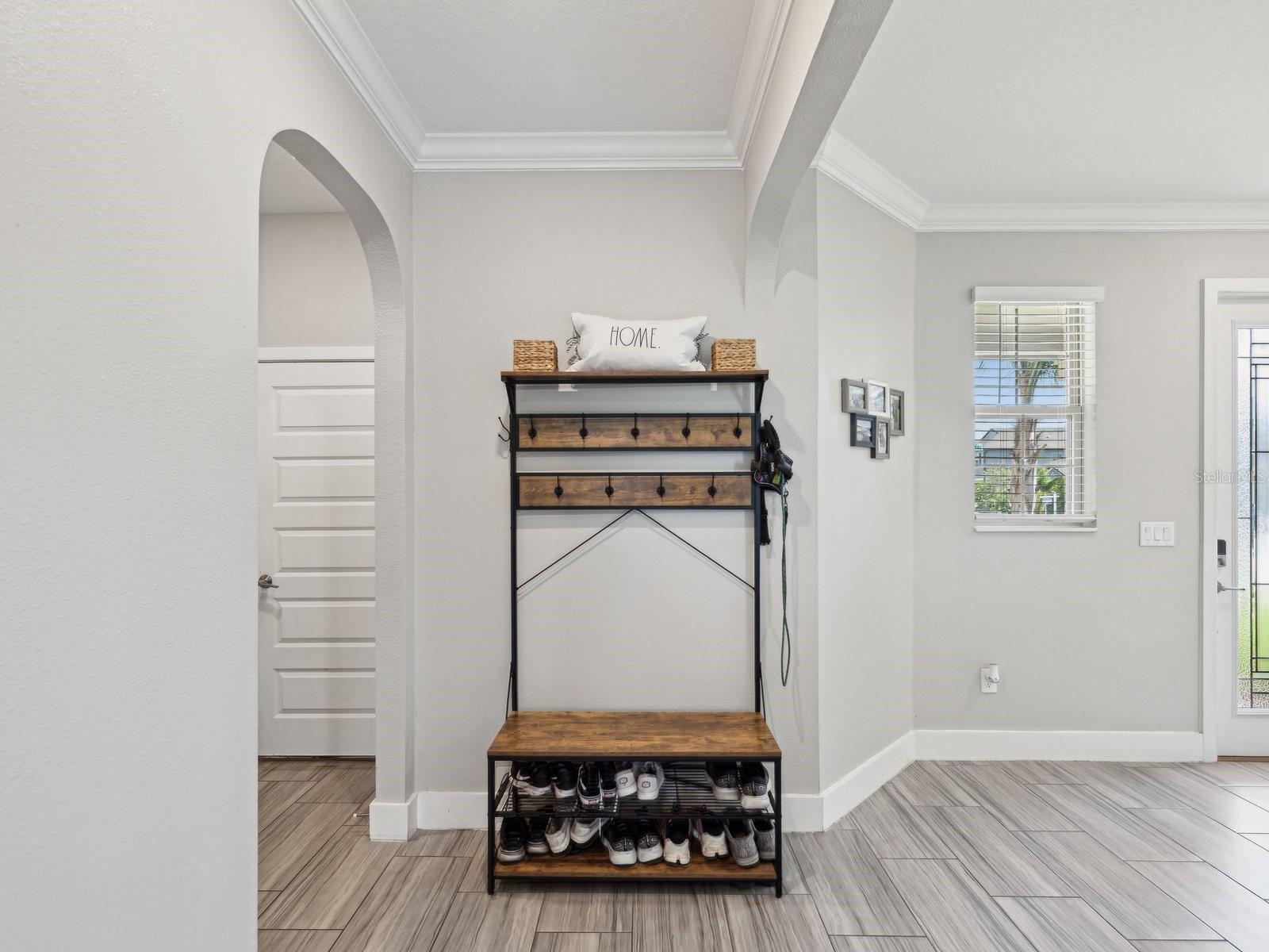 Listing photo id 3 for 8630 Campus Woods Way