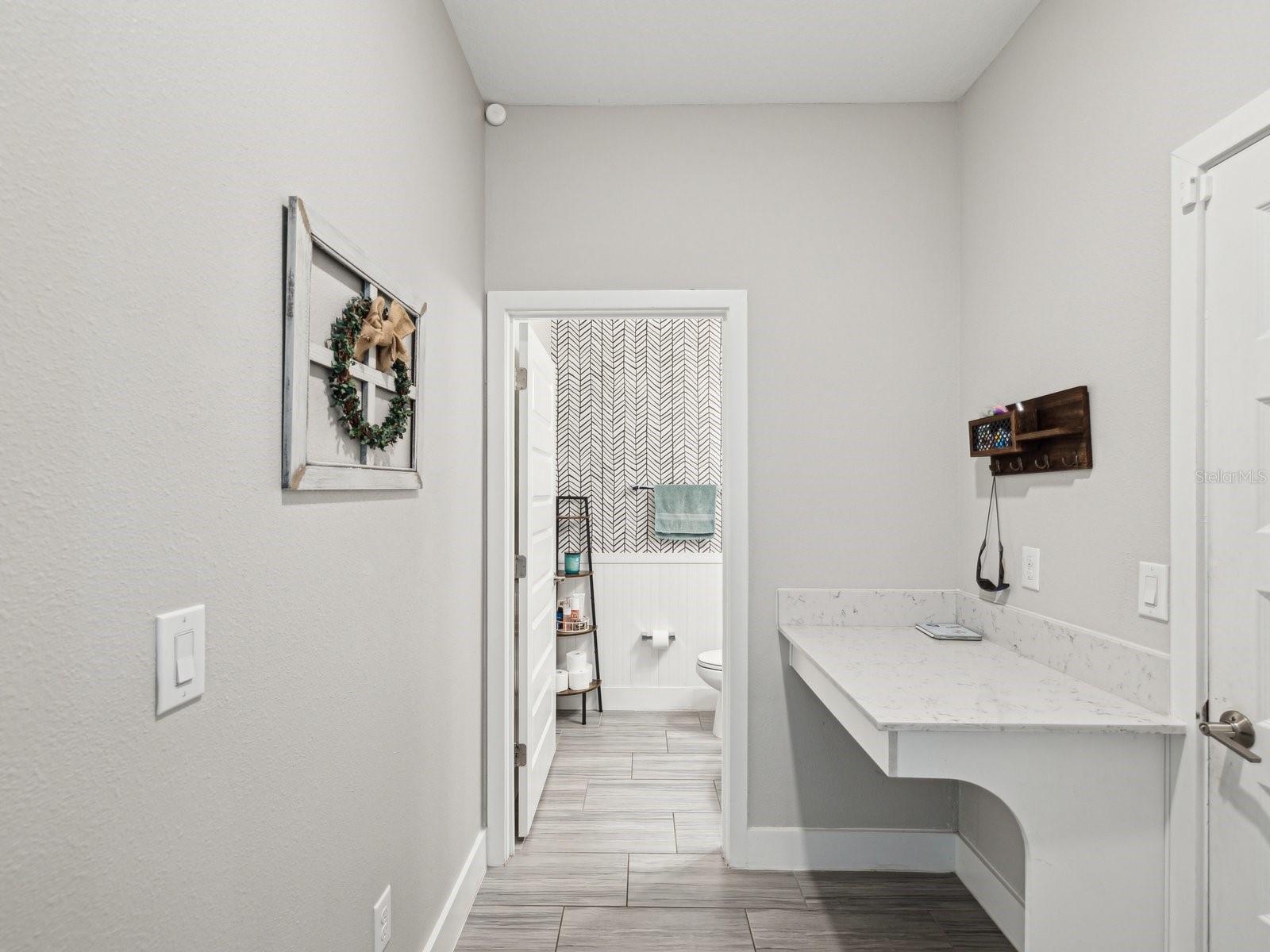 Listing photo id 5 for 8630 Campus Woods Way