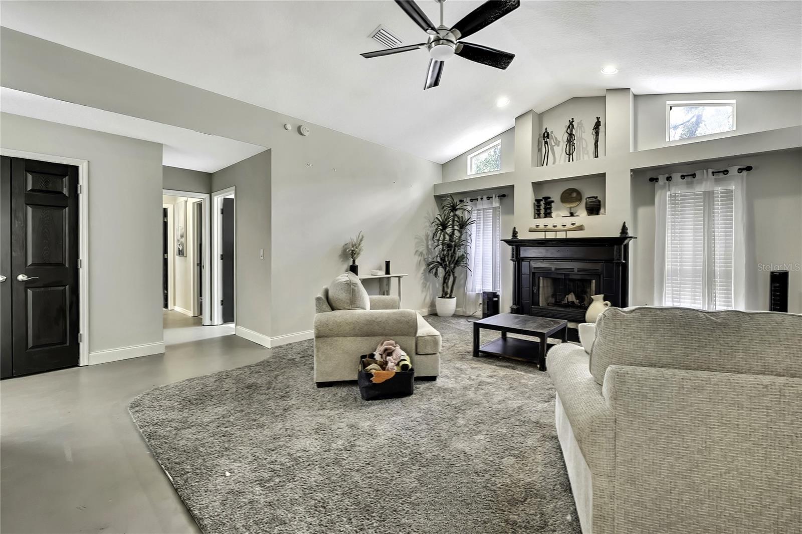 Image 12 of 67 For 7233 Royal Oak Drive