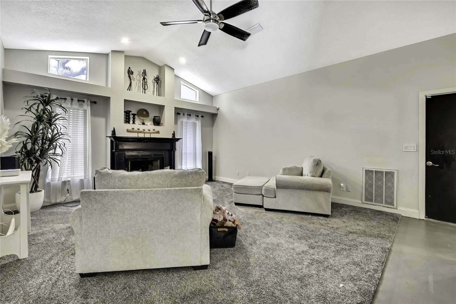 Image 13 of 67 For 7233 Royal Oak Drive