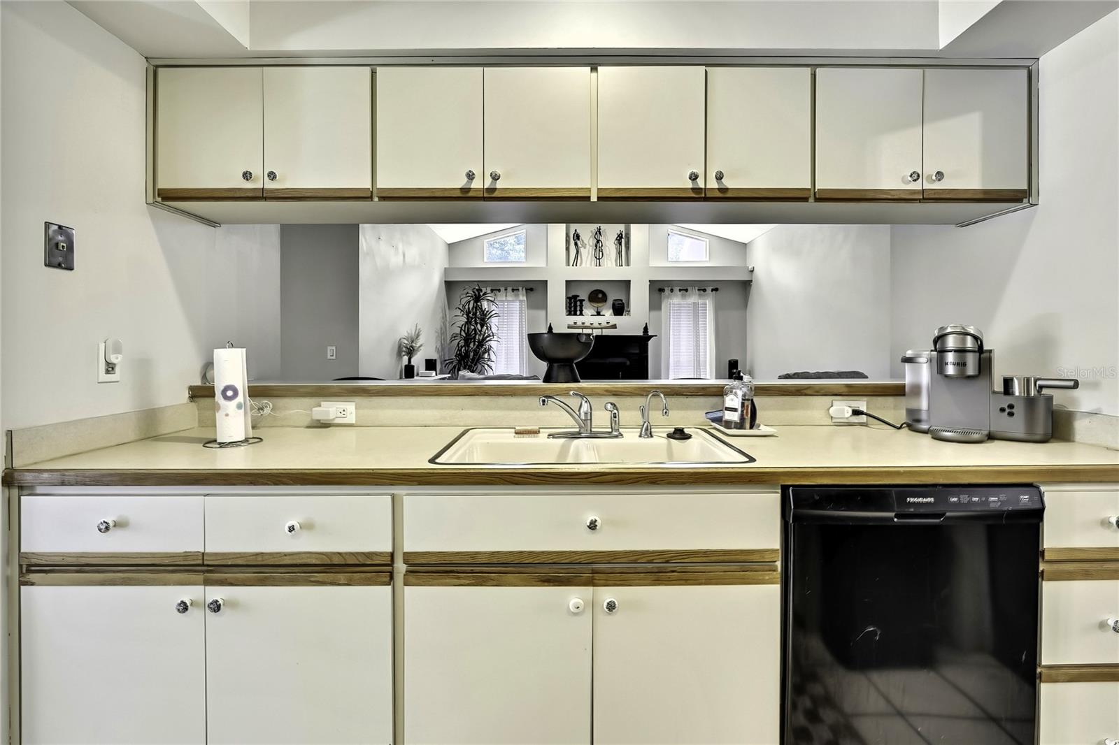 Image 19 of 67 For 7233 Royal Oak Drive