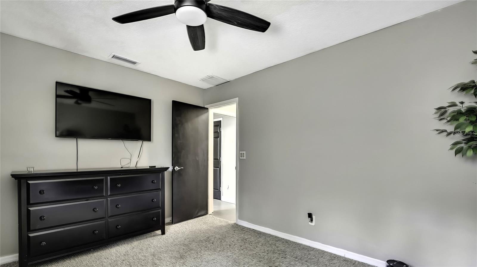Image 32 of 67 For 7233 Royal Oak Drive