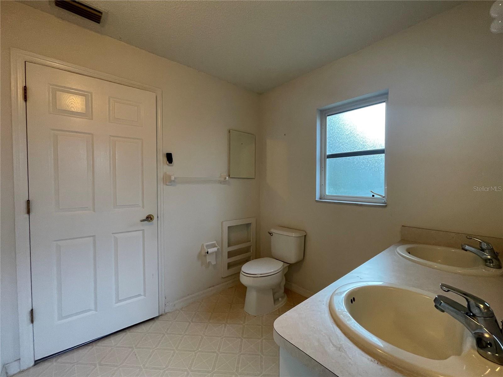 Image 17 of 31 For 11213 Brooklawn Drive