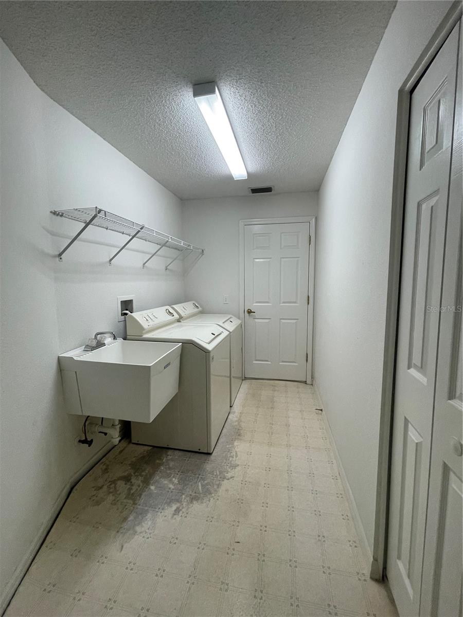 Image 23 of 31 For 11213 Brooklawn Drive