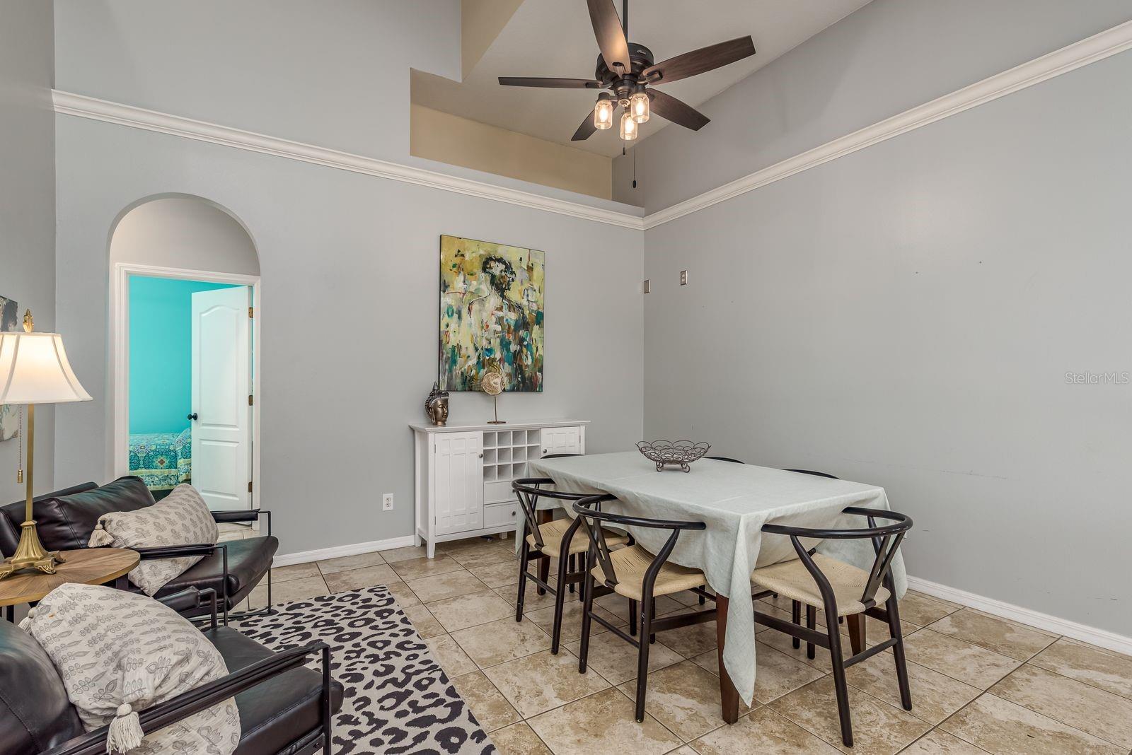 Listing photo id 8 for 1810 Winsloe Drive