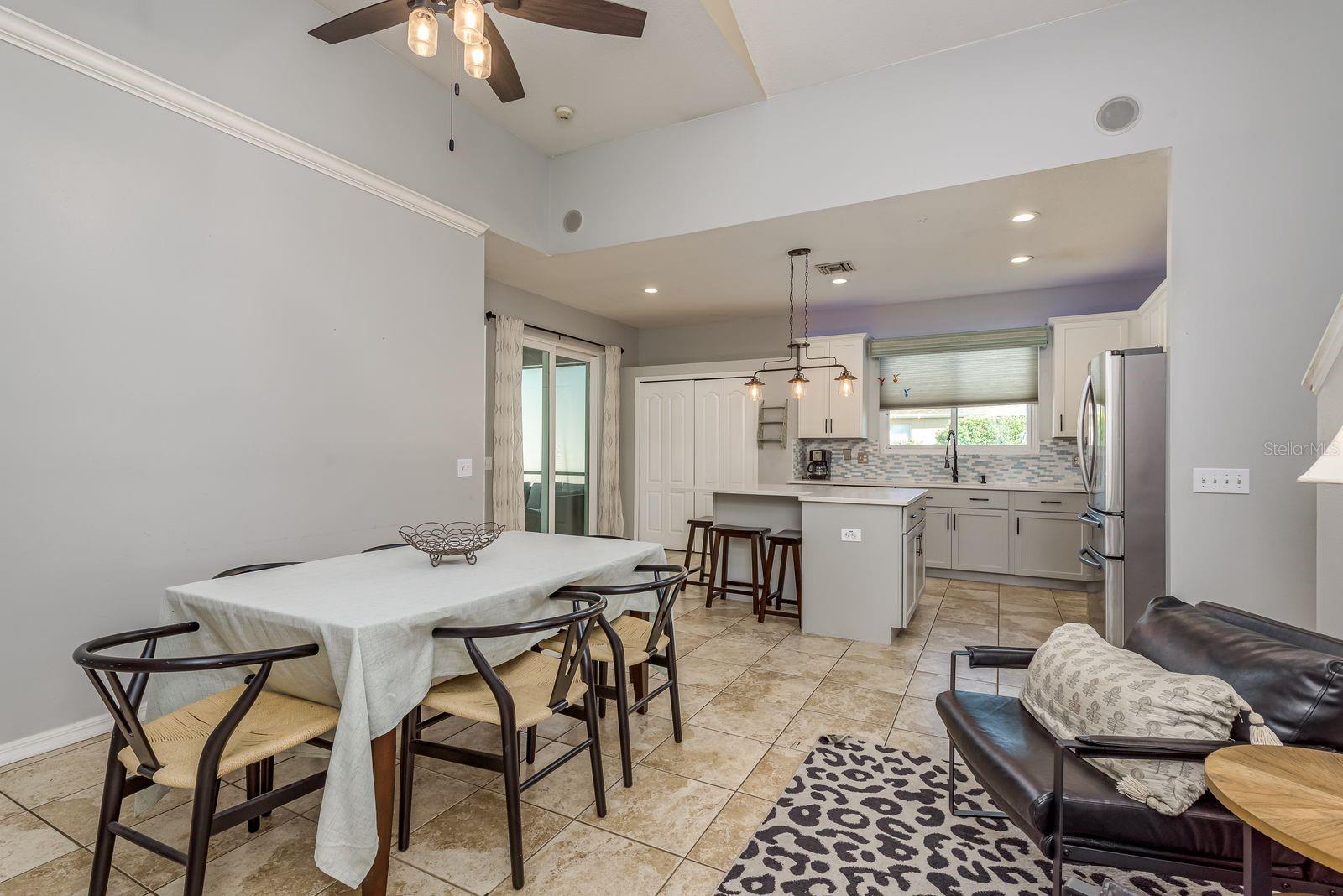Listing photo id 11 for 1810 Winsloe Drive