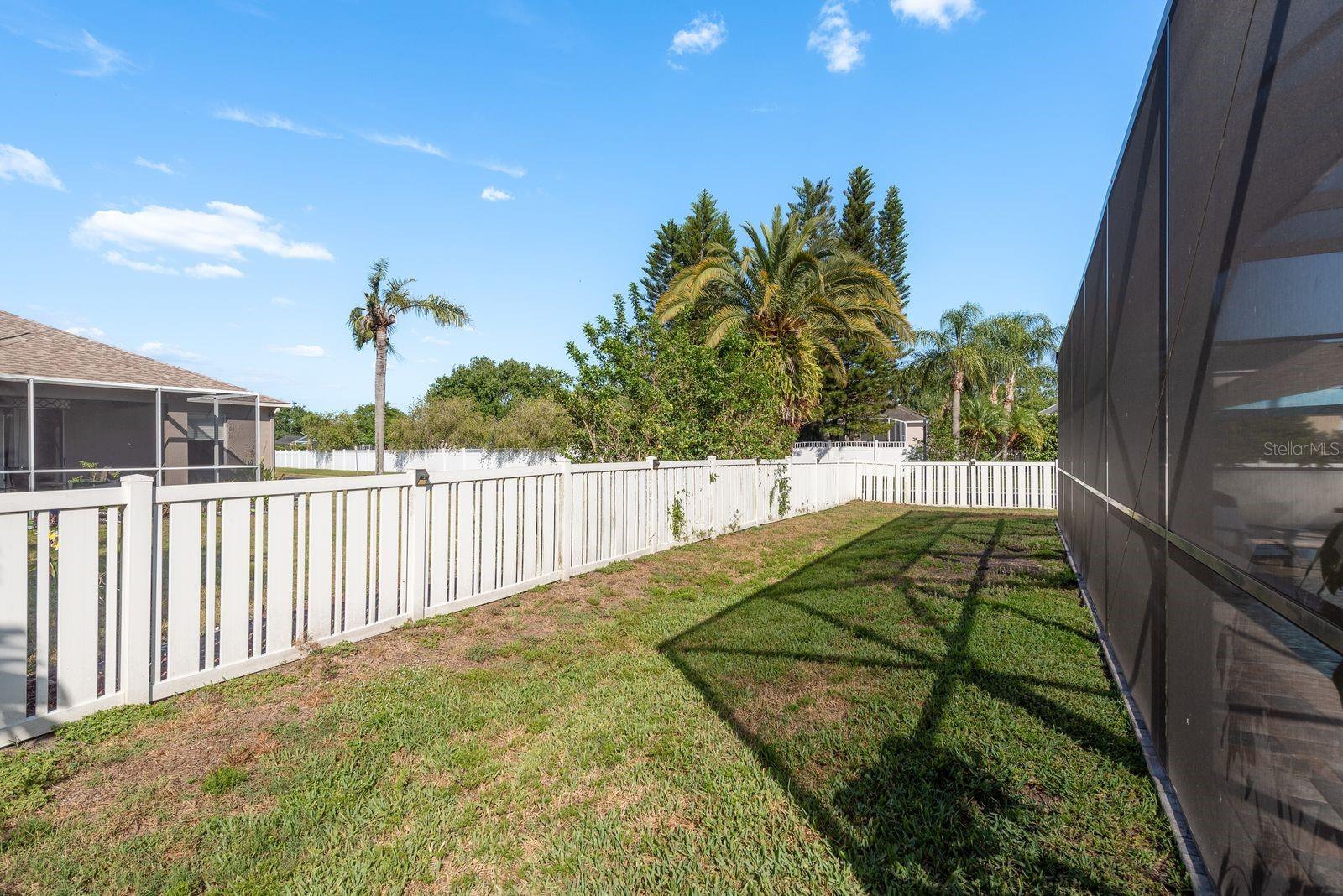 Listing photo id 34 for 1810 Winsloe Drive