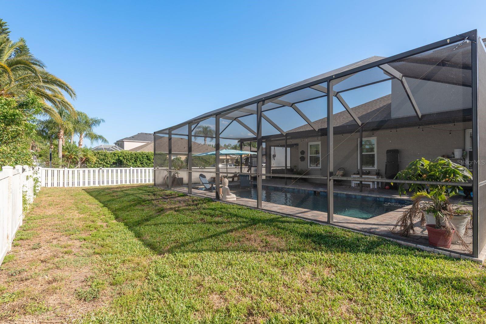 Listing photo id 36 for 1810 Winsloe Drive