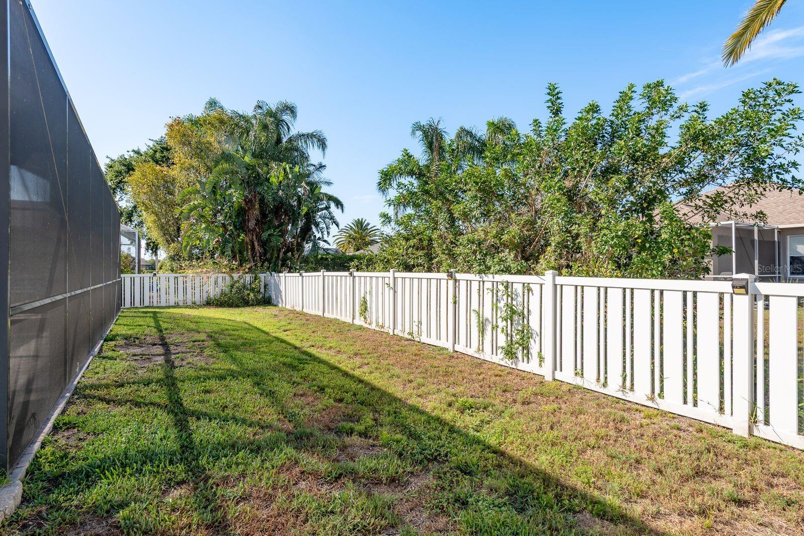 Listing photo id 38 for 1810 Winsloe Drive