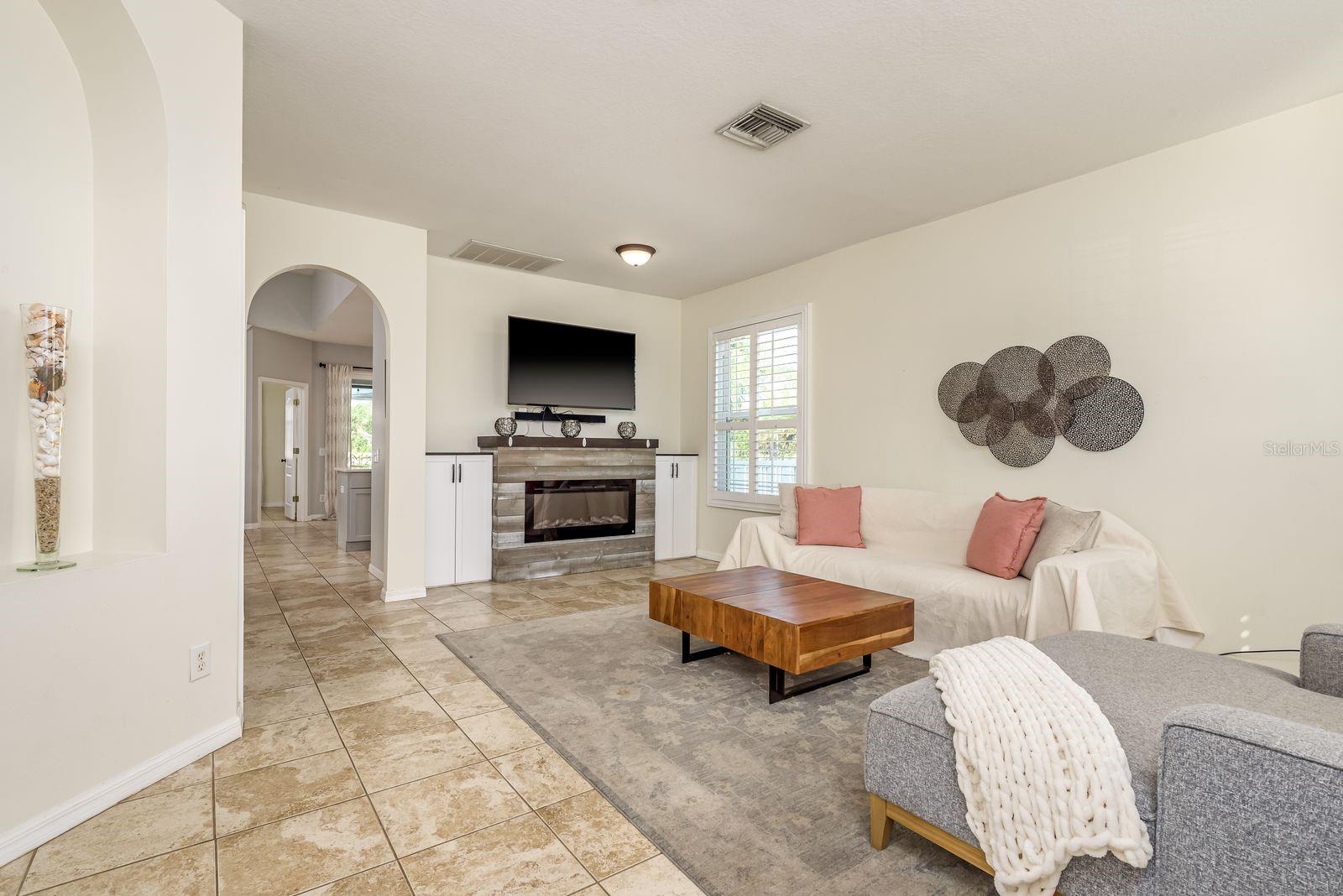 Listing photo id 6 for 1810 Winsloe Drive