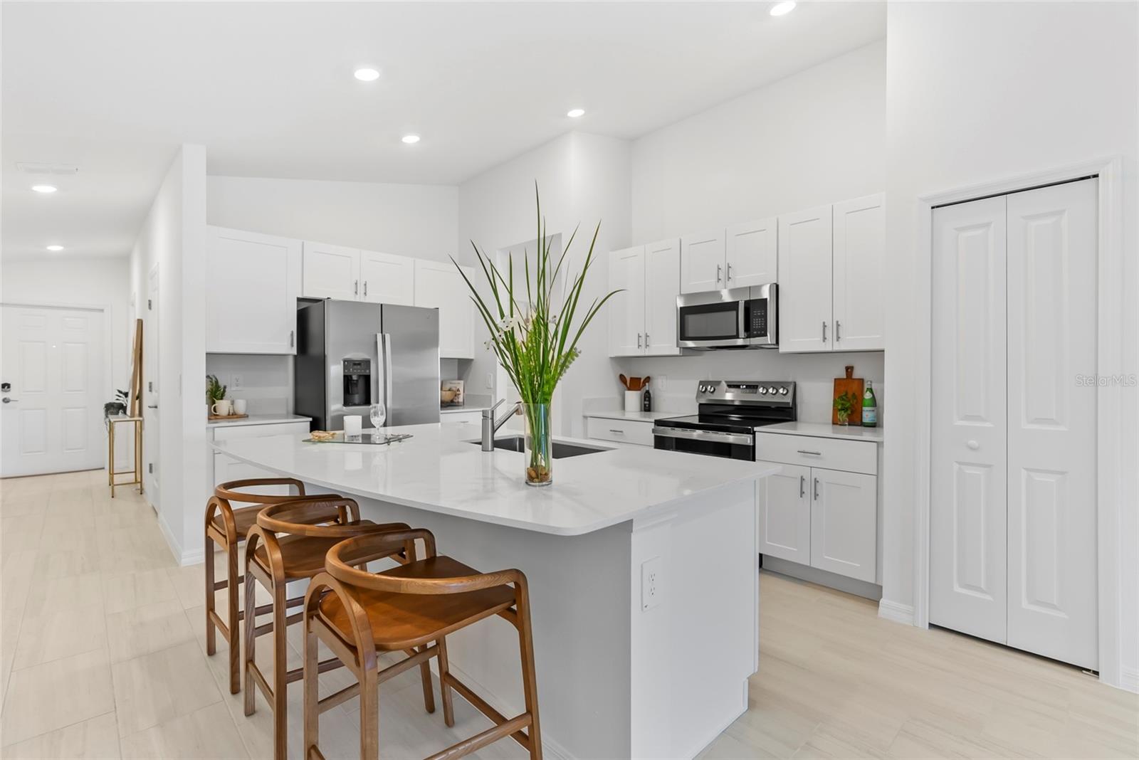 Image 3 of 16 For 17662 Happytrails Street