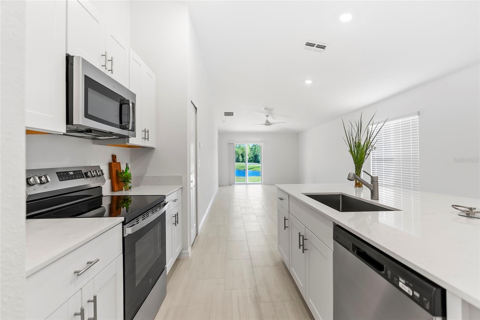 Image 4 of 16 For 17662 Happytrails Street