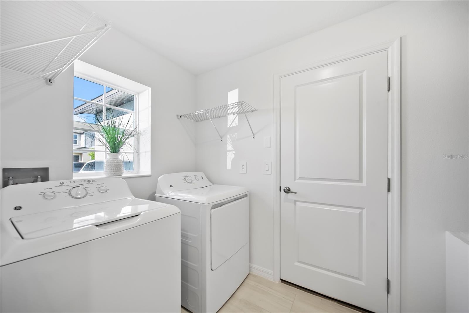 Image 8 of 16 For 17662 Happytrails Street