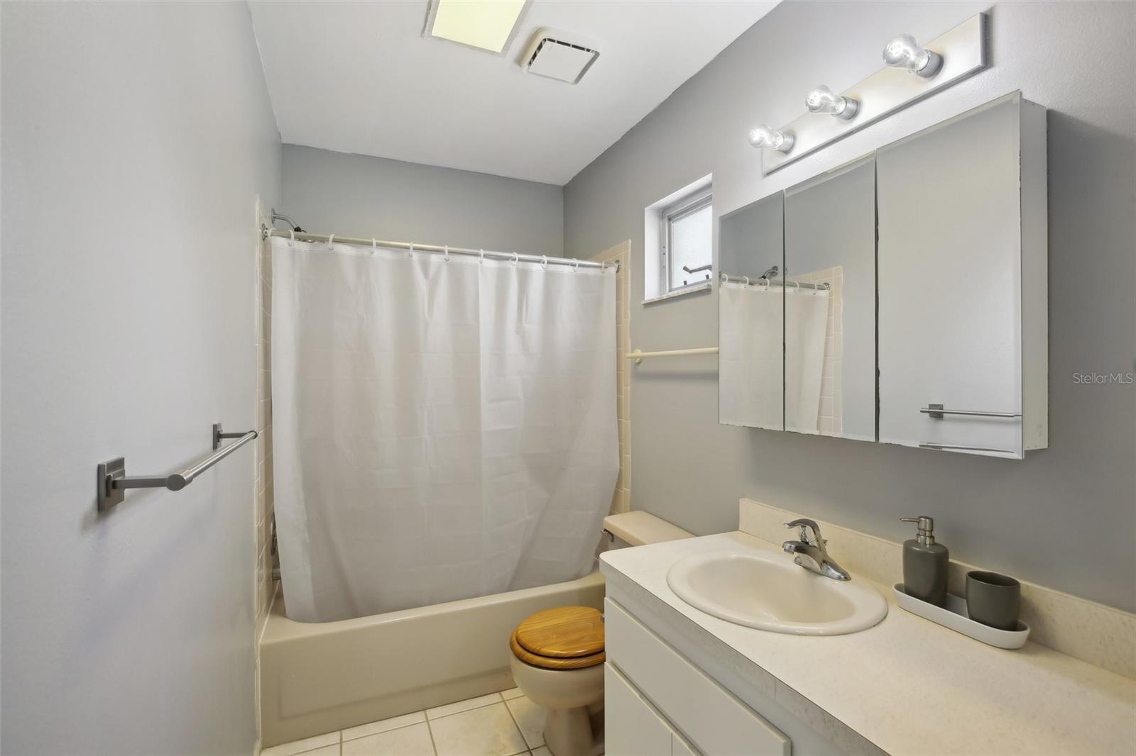 Image 18 of 40 For 12906 Sandburst Lane