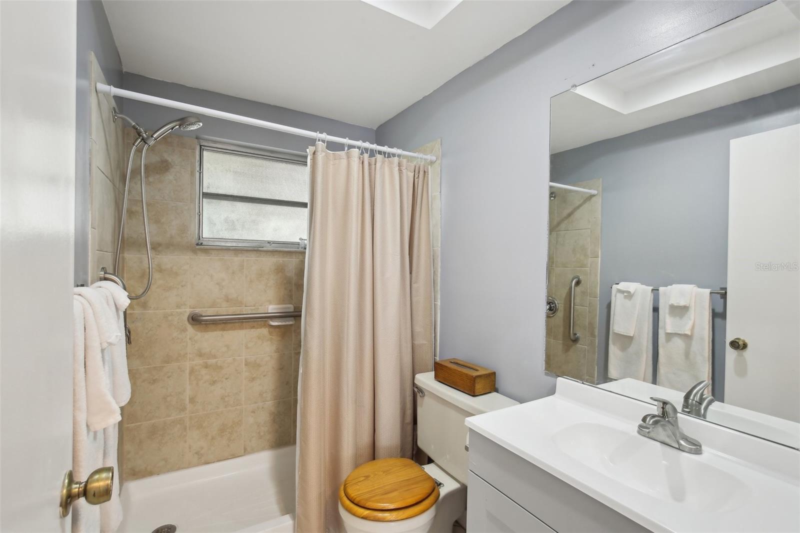 Image 27 of 40 For 12906 Sandburst Lane