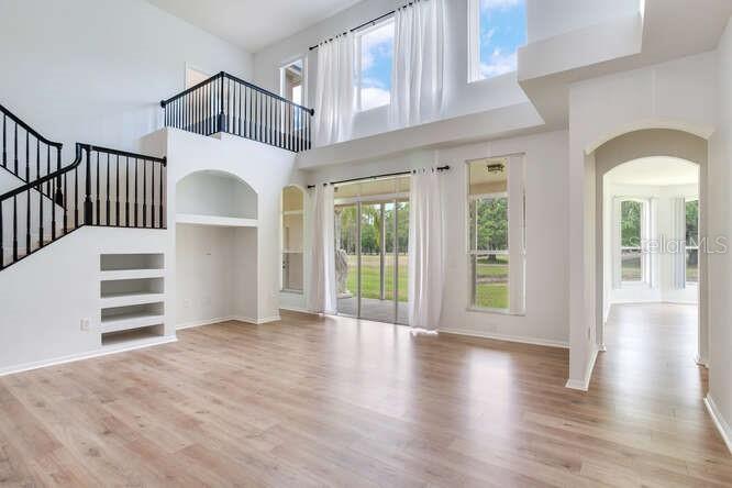 Listing photo id 10 for 15906 Prince William Place