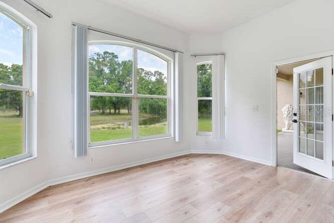 Listing photo id 25 for 15906 Prince William Place