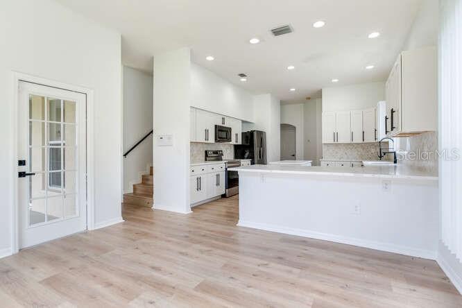 Listing photo id 29 for 15906 Prince William Place