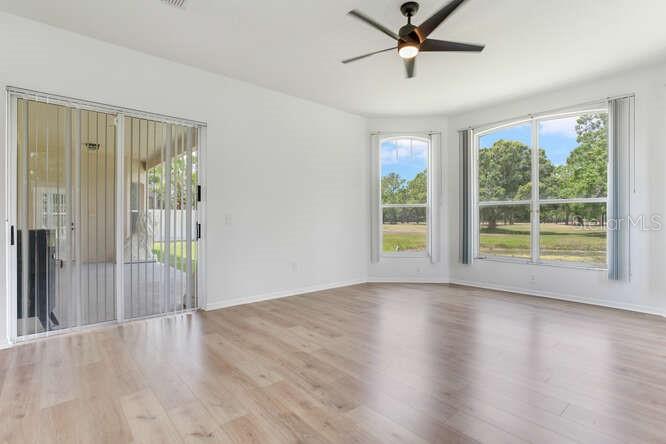Listing photo id 34 for 15906 Prince William Place