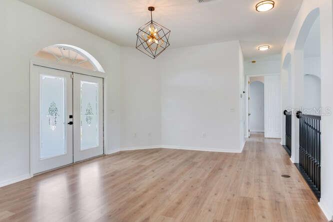 Listing photo id 42 for 15906 Prince William Place