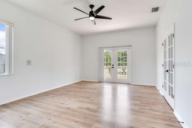 Listing photo id 48 for 15906 Prince William Place