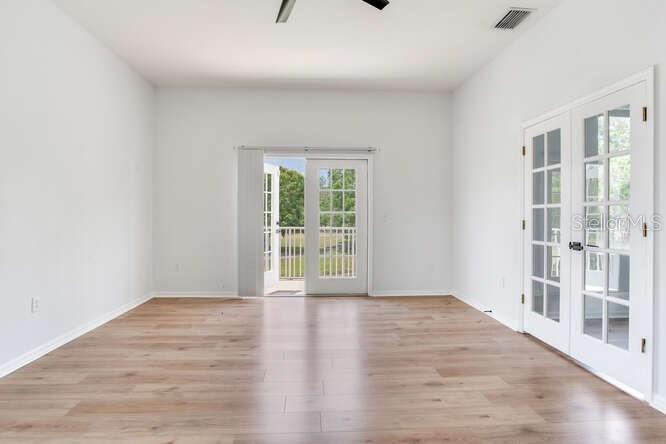 Listing photo id 49 for 15906 Prince William Place