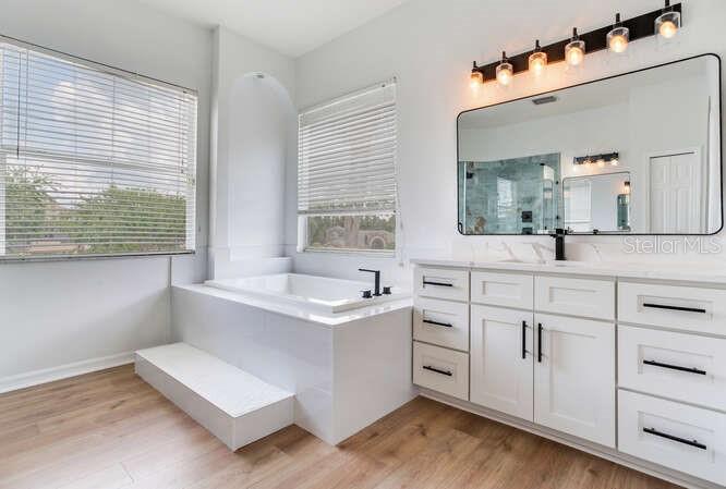 Listing photo id 56 for 15906 Prince William Place
