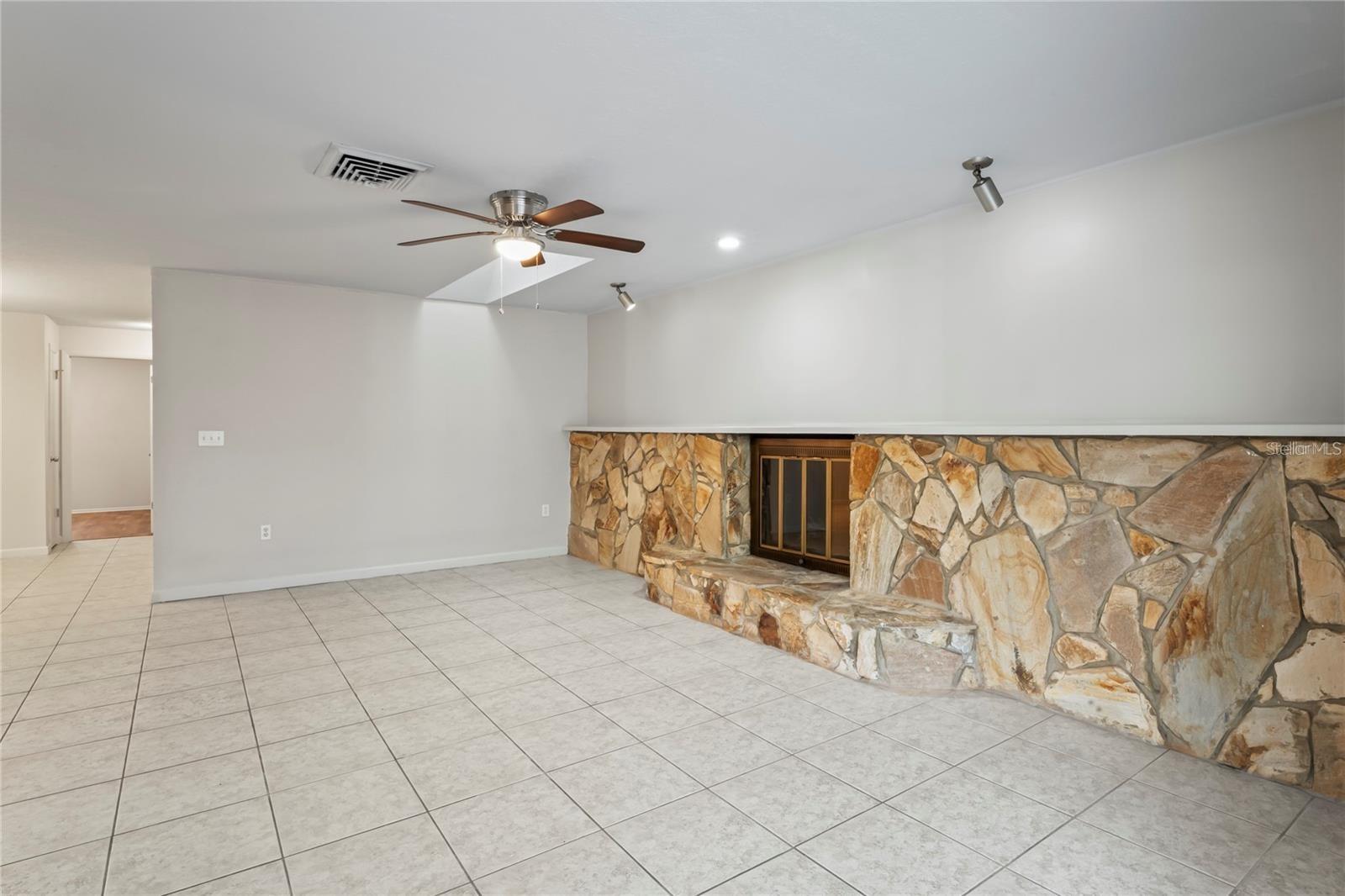 Image 11 of 25 For 4369 Marine Parkway