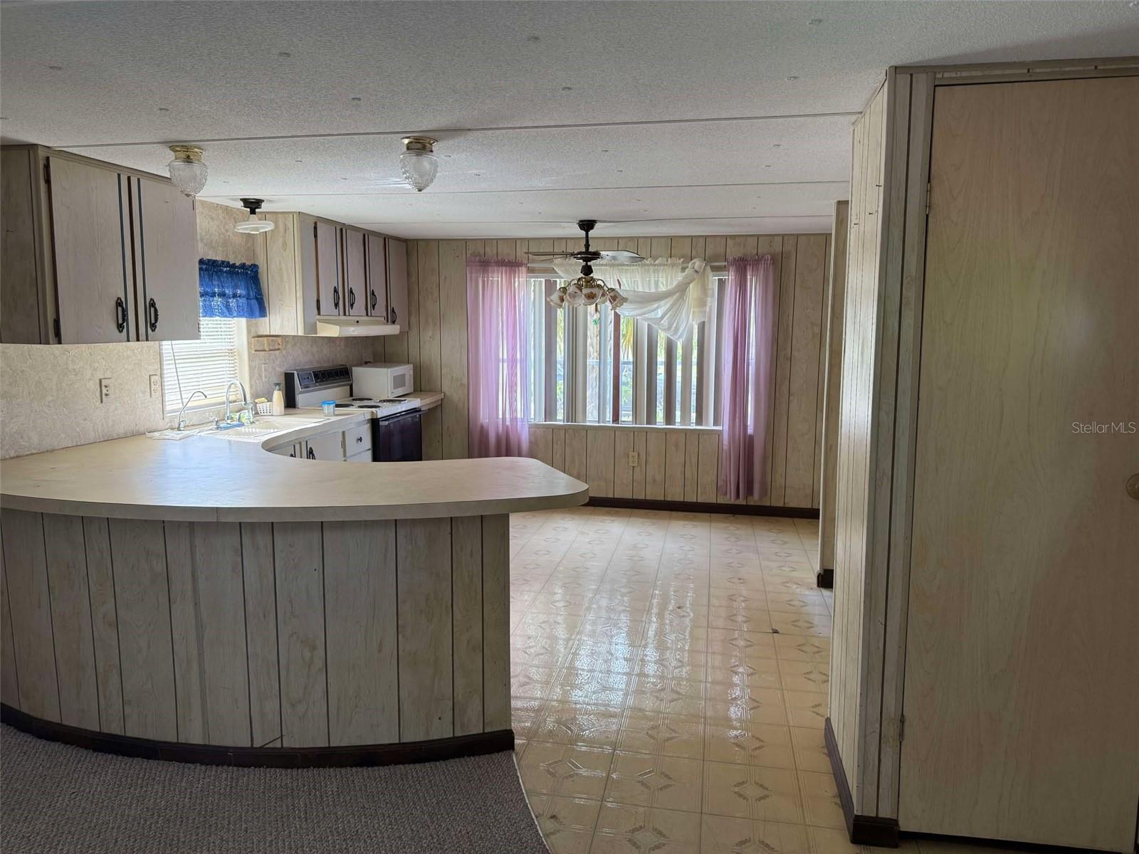 Image 6 of 14 For 16111 Sarasota Street