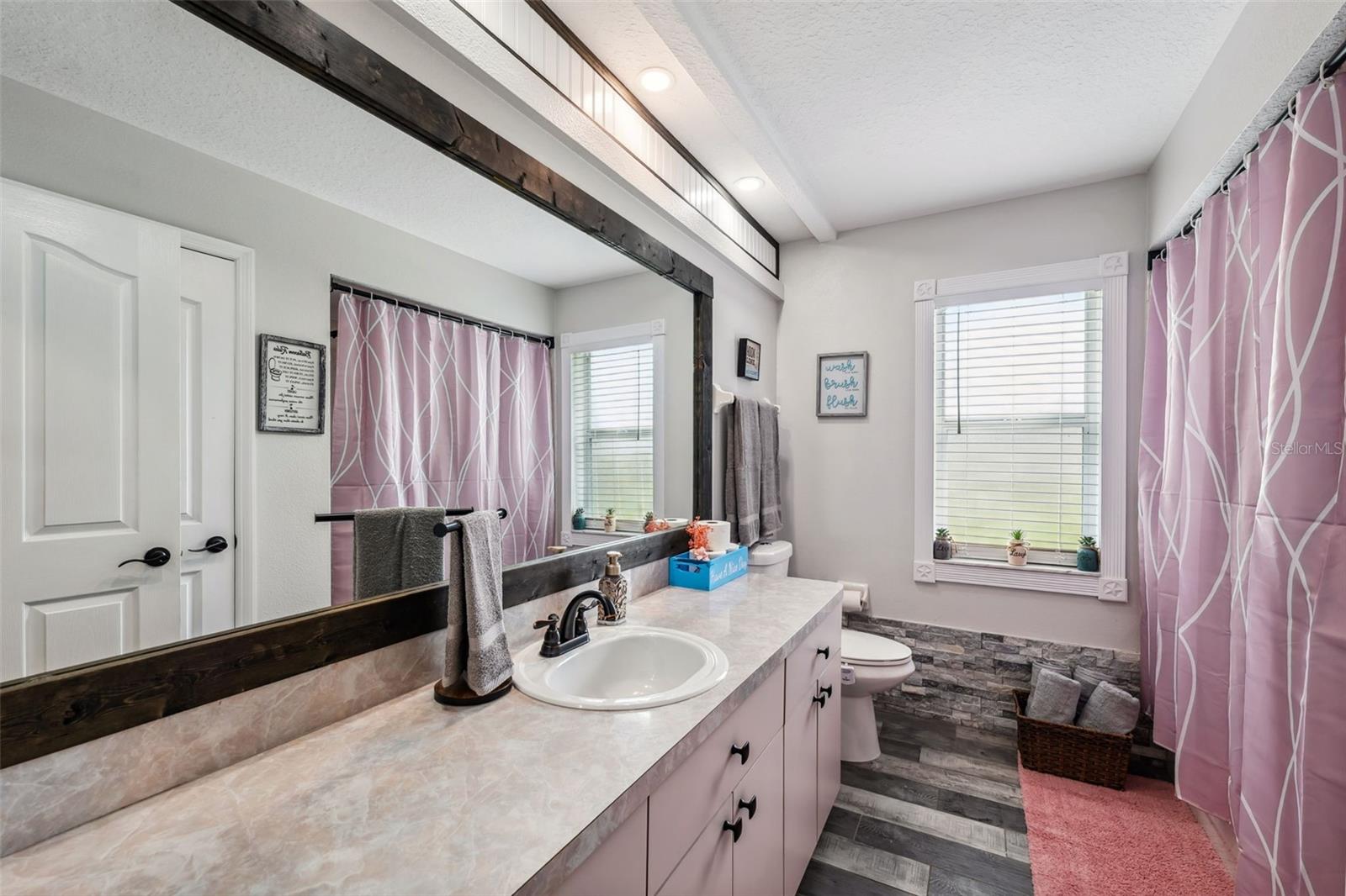 Listing photo id 35 for Address Not Provided