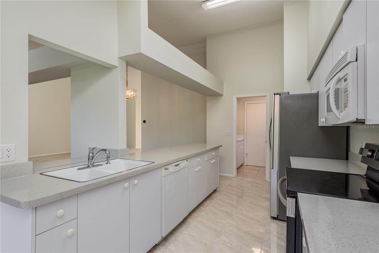 Image 13 of 38 For 5931 Precious View Court