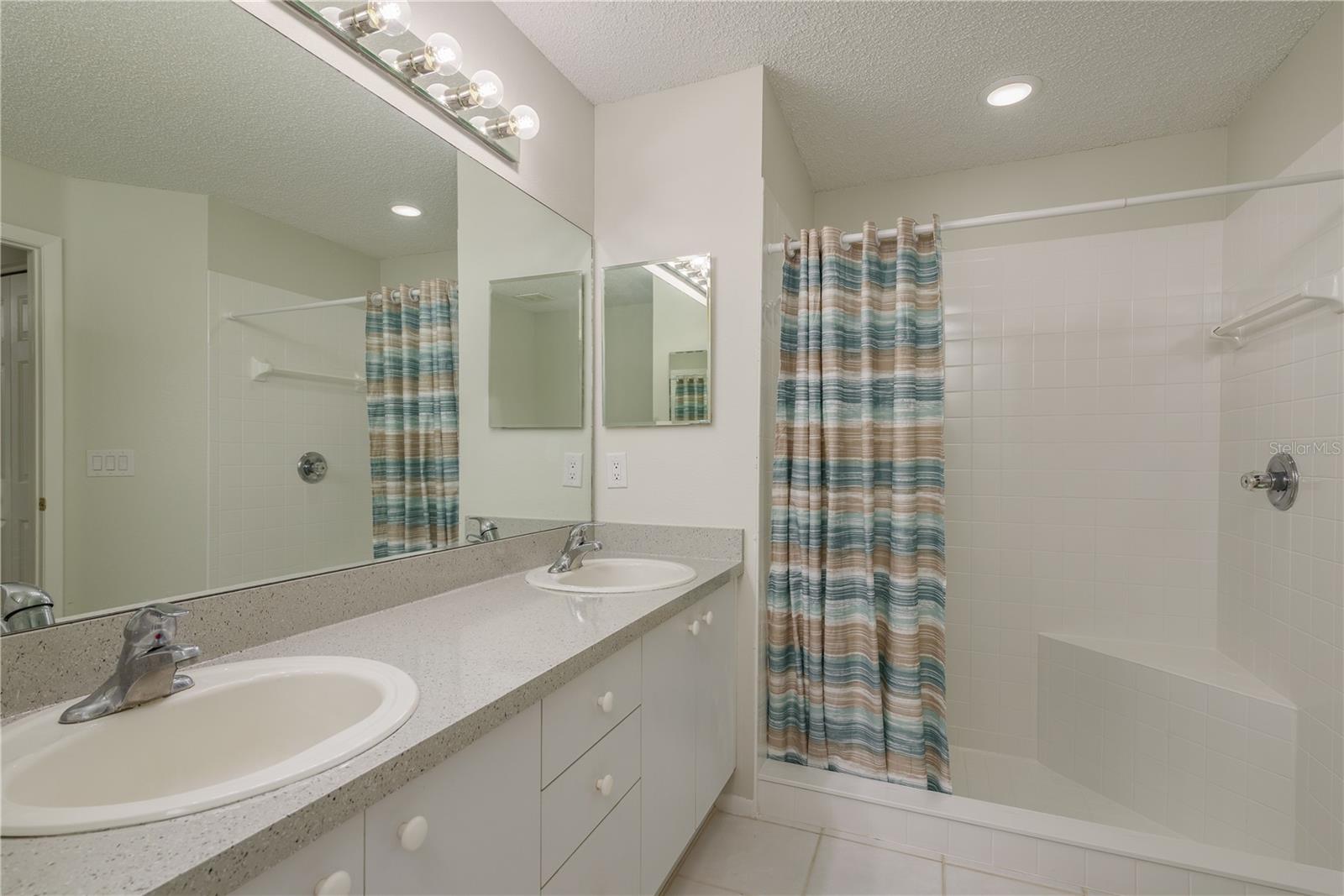 Image 24 of 38 For 5931 Precious View Court