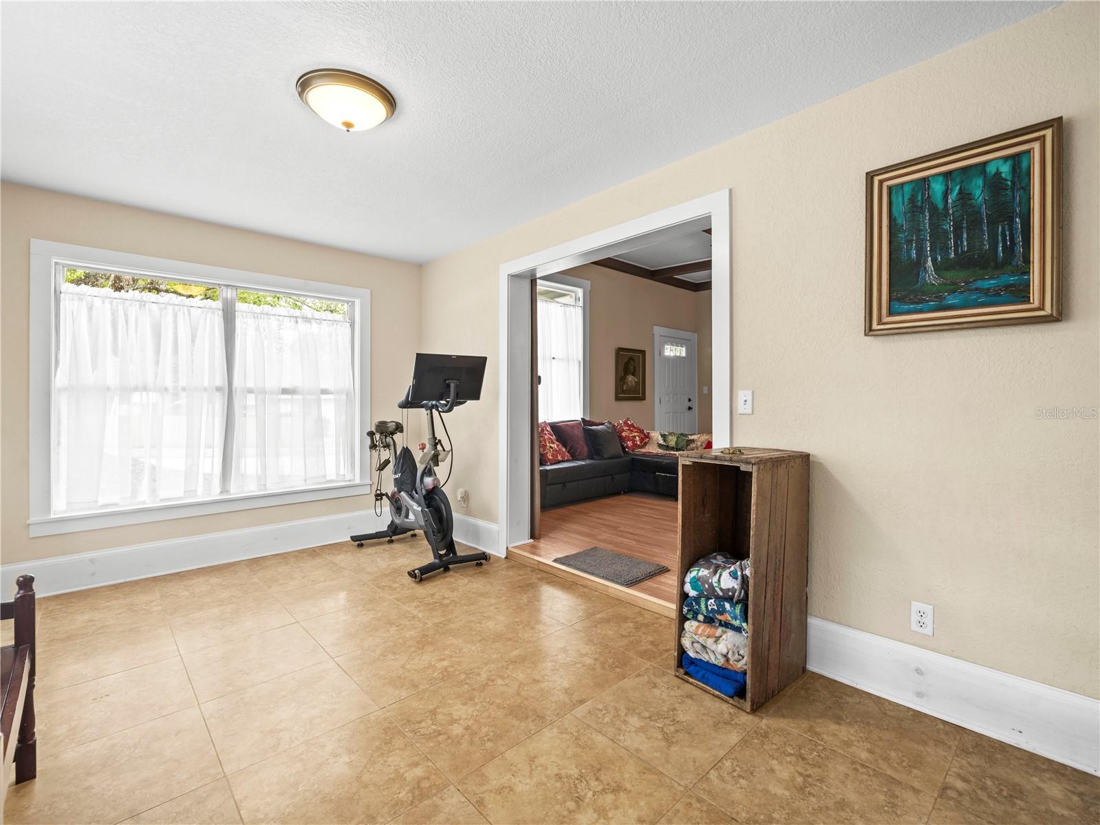 Image 30 of 83 For 606 Howell Avenue